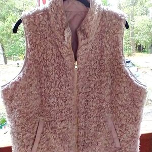 Reversible Purffry/fuzzy Vest ❤️